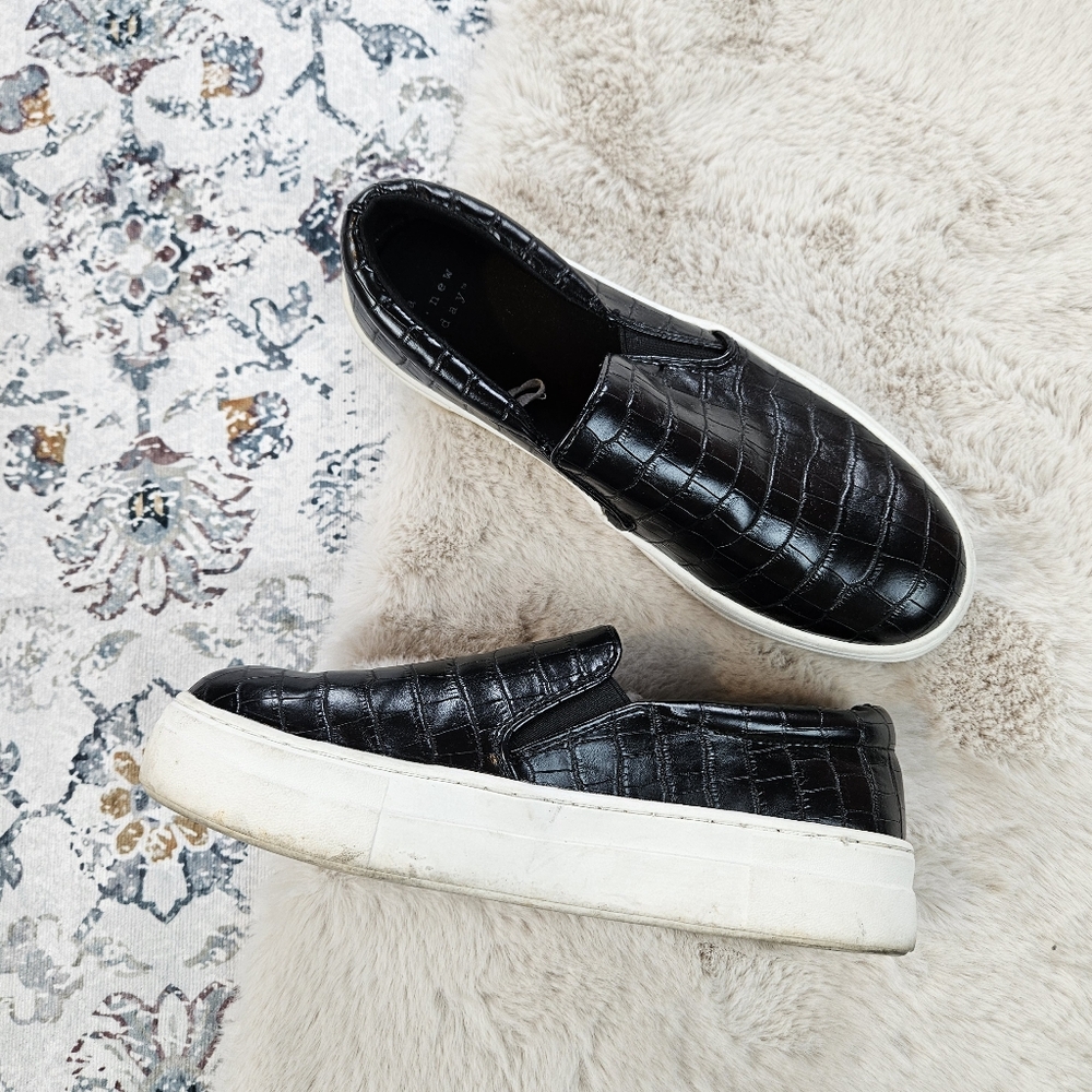 A New Day Women's Bibi Sneakers Black Snake Skin Like Print US 7.5 - Picture 3 of 9